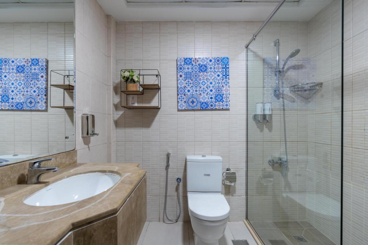 Modern 1br In Jlt Next To Metro With Views *