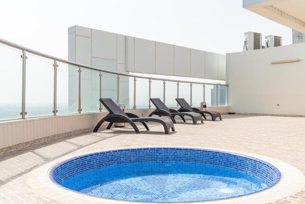 Modern 1br In Jlt Next To Metro With Views *