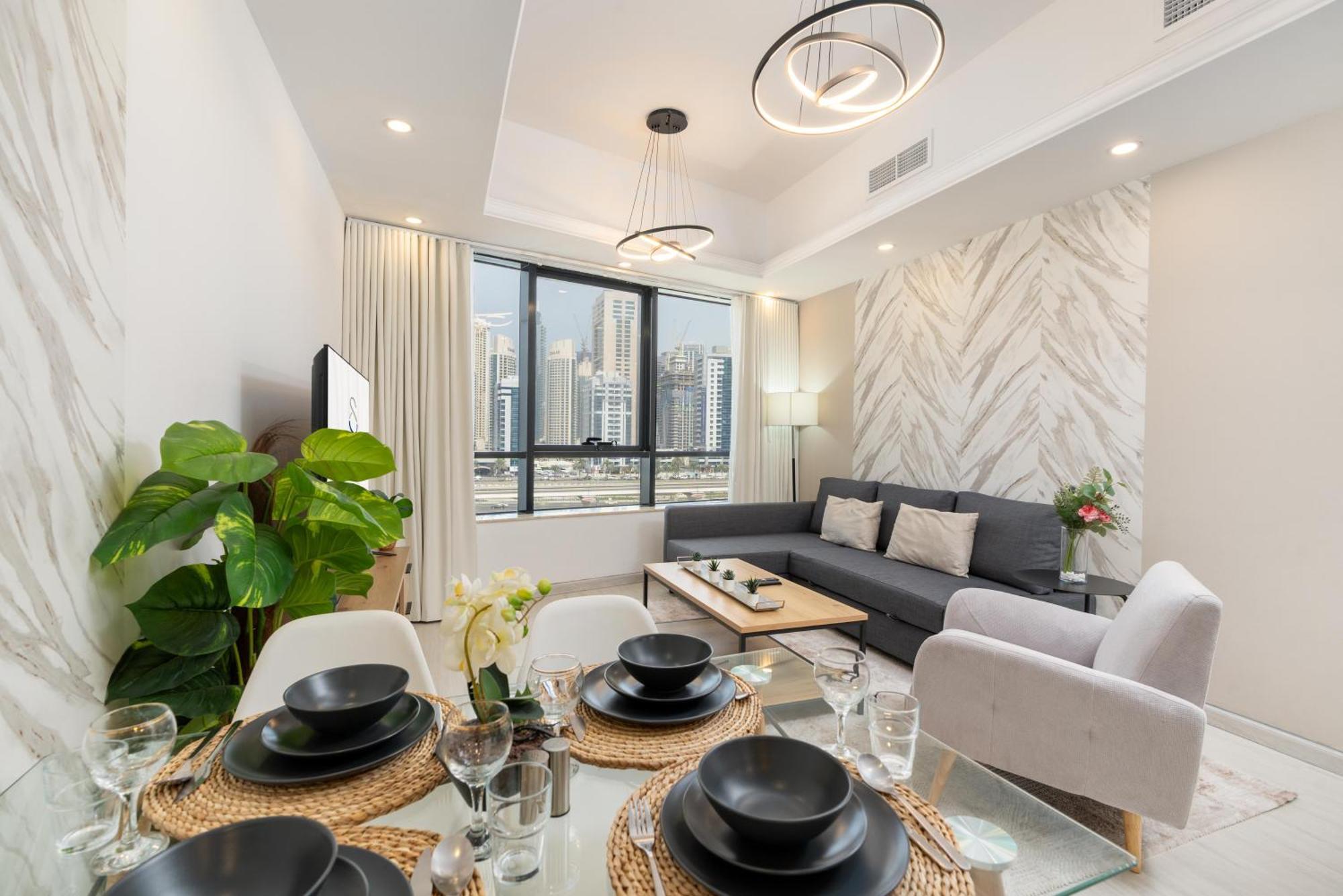 Modern 1br In Jlt Next To Metro With Views