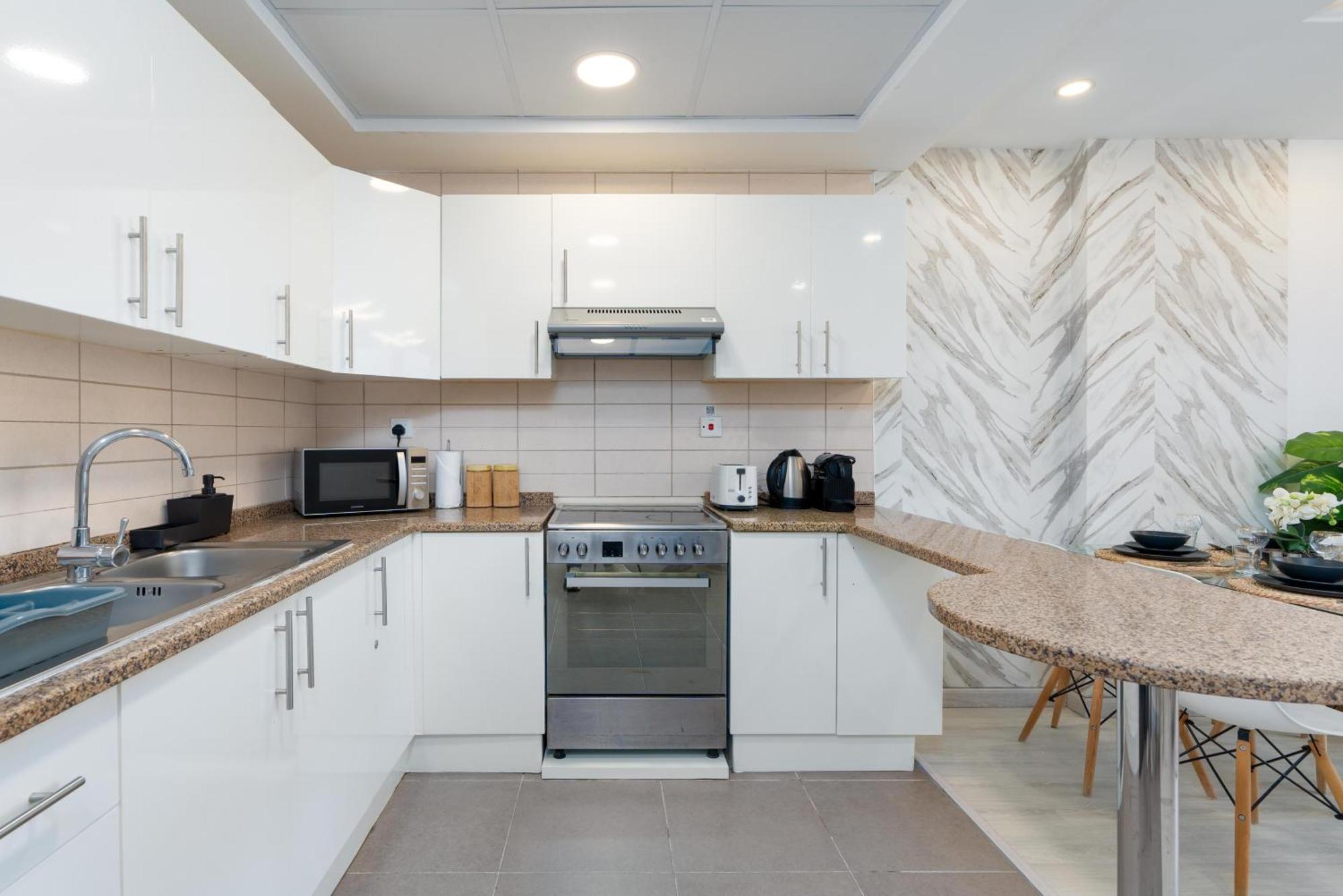 Modern 1br In Jlt Next To Metro With Views Apartment Dubai
