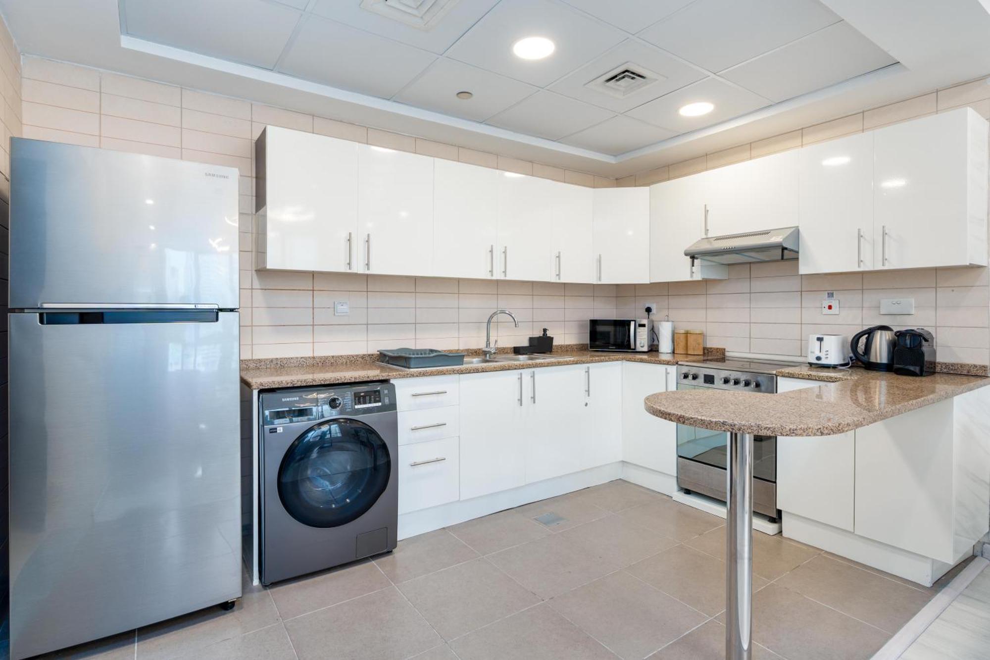 Modern 1br In Jlt Next To Metro With Views